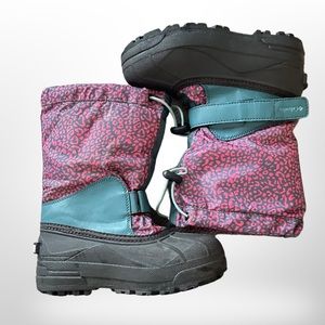 Columbia little Girls snow boots size 2